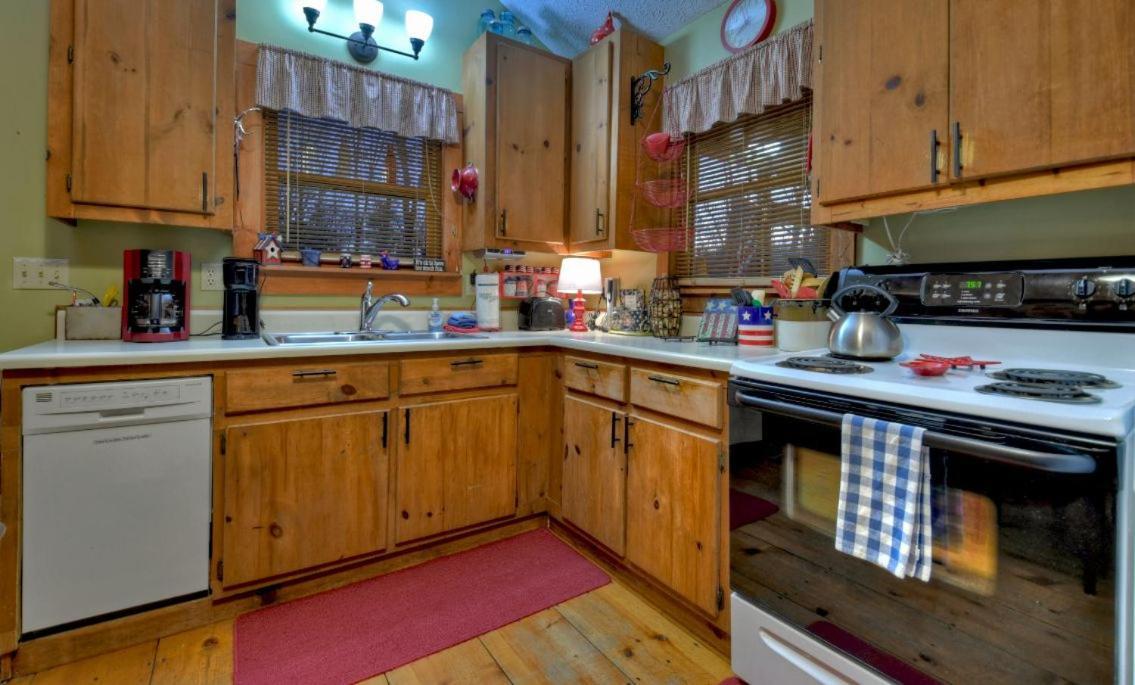 American Dream Americana Decor Close To Downtown Blue Ridge Luaran gambar