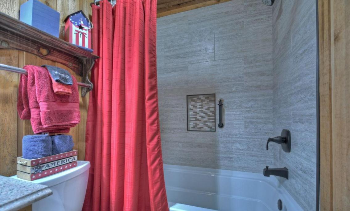 American Dream Americana Decor Close To Downtown Blue Ridge Luaran gambar