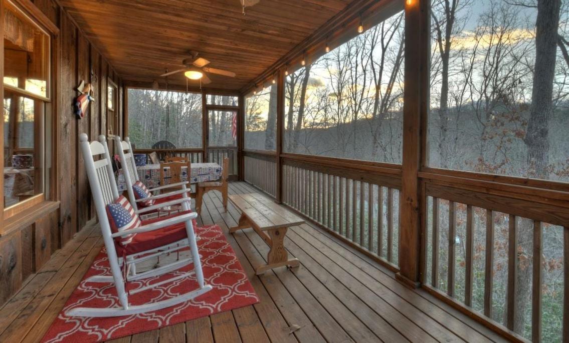 American Dream Americana Decor Close To Downtown Blue Ridge Luaran gambar