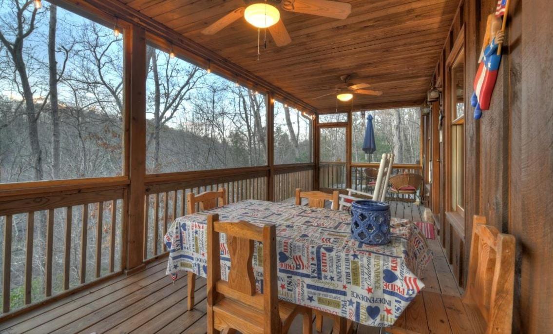 American Dream Americana Decor Close To Downtown Blue Ridge Luaran gambar