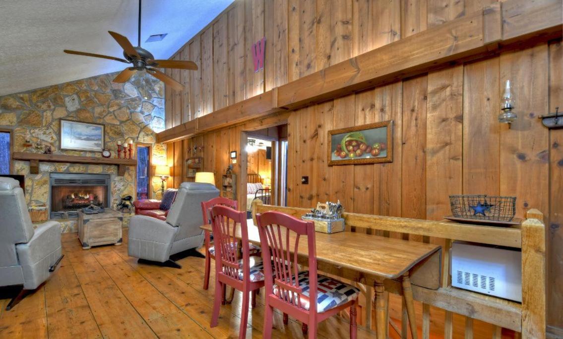 American Dream Americana Decor Close To Downtown Blue Ridge Luaran gambar